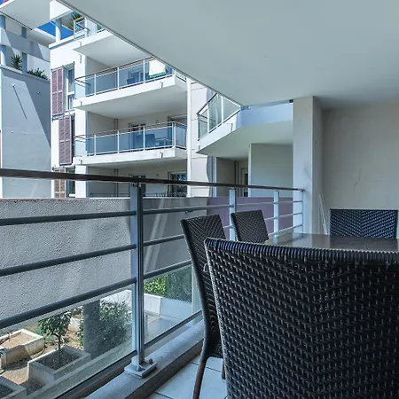 Aparthotel Vacanceole - Le Crystal 2*