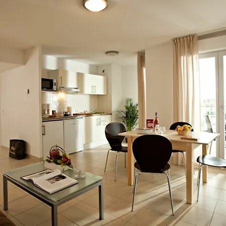 Aparthotel Vacancéole - Résidence Le Crystal Cagnes-sur-Mer