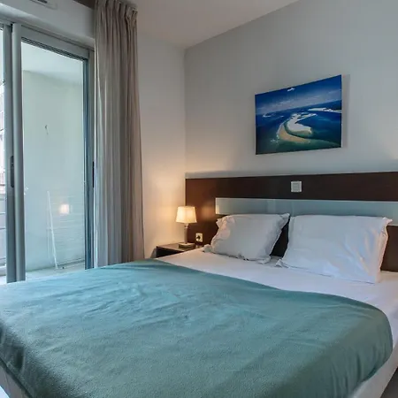Vacanceole - Le Crystal Hotel apartamentowy 3*