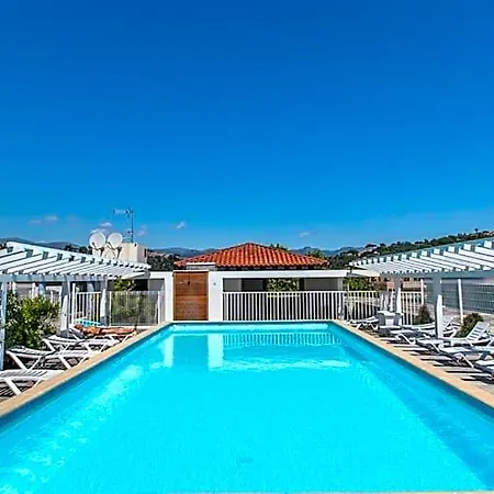 Apartahotel Vacancéole - Résidence Le Crystal Cagnes-sur-Mer