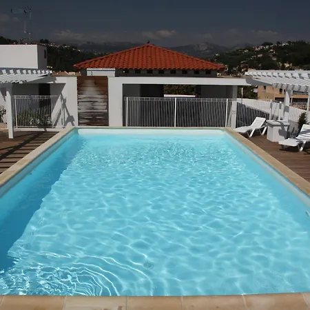 Vacanceole - Le Crystal Aparthotel 2*