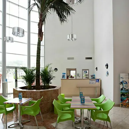 Vacanceole - Le Crystal 2* Cagnes-sur-Mer