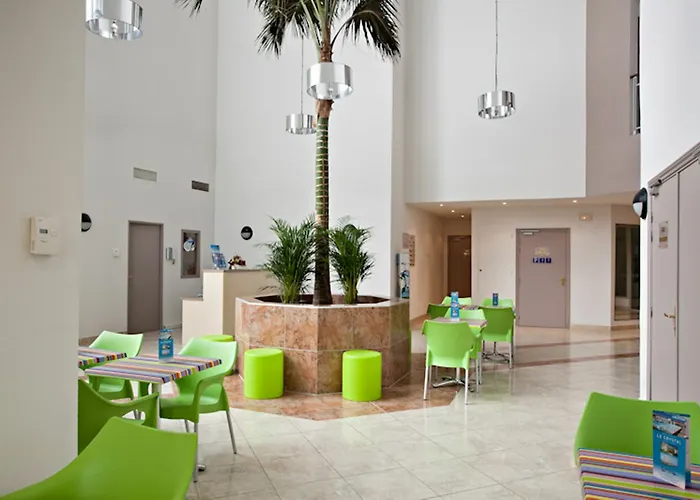 Aparthotel Vacanceole - Le Crystal 3*